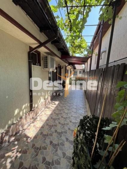 Casă individuală cu 5 camere cu Canalizare în Palas