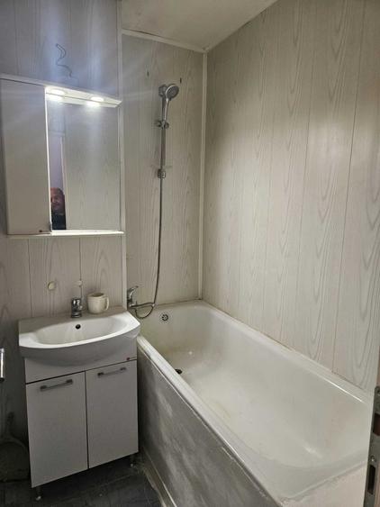 Proprietar- vand garsonirea confort 1 str Luminisului - 7