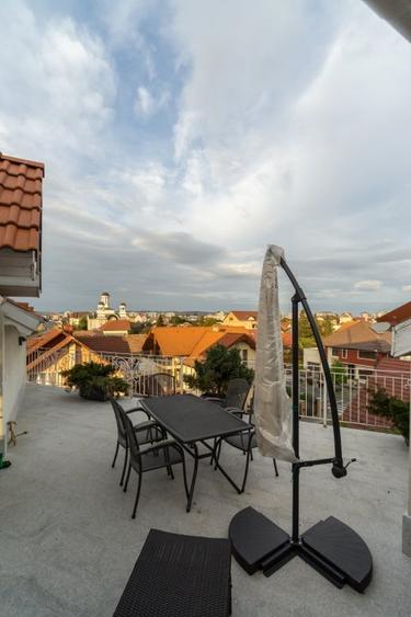 Apartament cu 5 camere decomandat în Calea Dumbrăvii