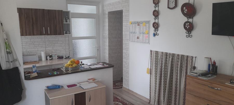Casă individuală cu 5 camere cu Canalizare în Periferie