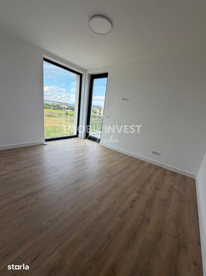Casă cu 5 camere cu Teren 400 Mp în Central