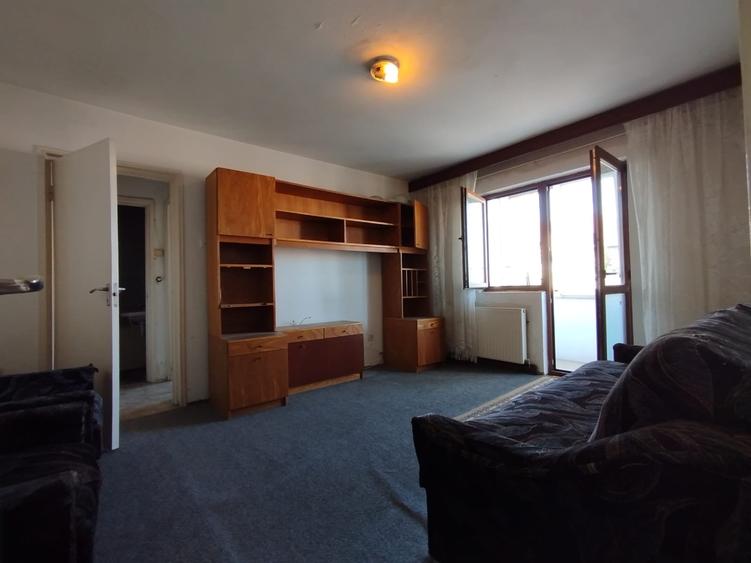 Apartament cu 2 camere semidecomandat în Centrul Civic