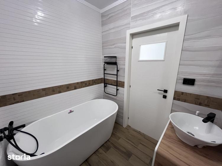 Apartament cu 3 camere decomandat în Florești