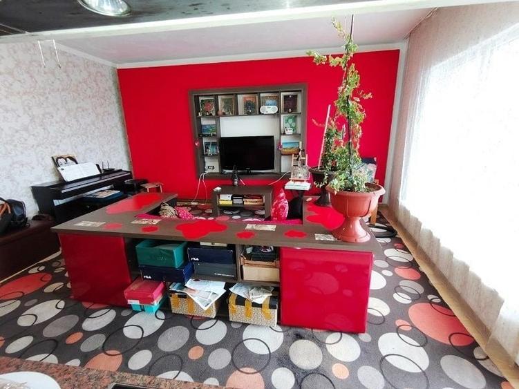 Apartament cu 3 camere semidecomandat, mobilat în Zorilor