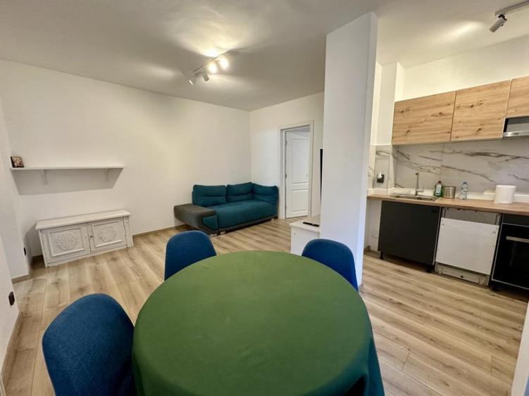 Apartament 3 camere - Aparatorii Patriei - 9