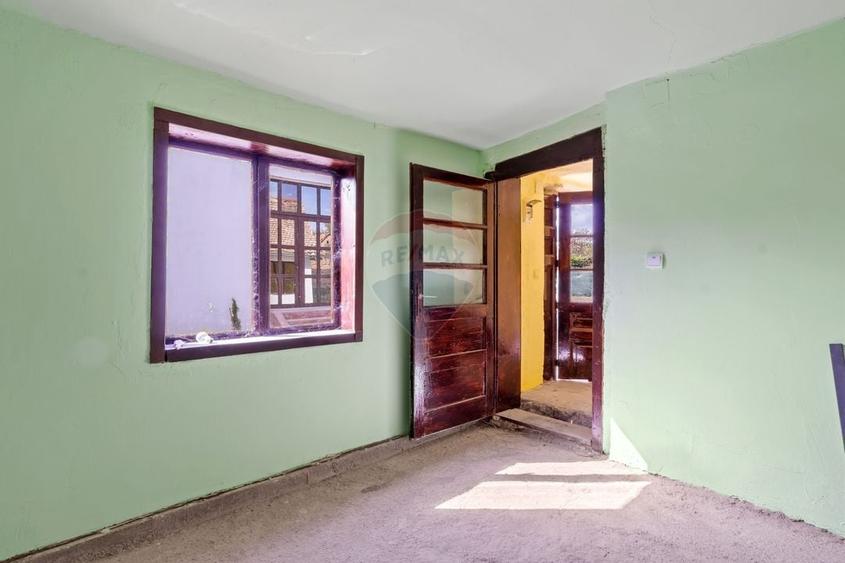 Casa renovata recent, zona centrala Pecica - 15