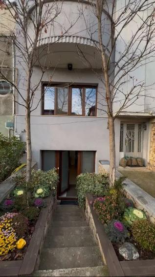 Vila tip duplex, zona Democratiei - 38