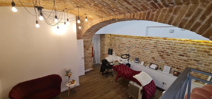 Spatiu langa Primarie pt. prestari servicii, birou, cabinet, salon - renovat - T - 9