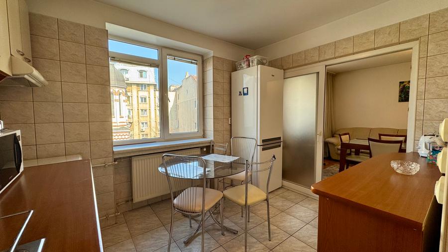 Vis avis cladire CEC, bloc 1980, unic, f. rar in piata - 4