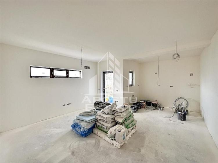 Jumatate de duplex cu 3 camere Sanandrei - 1