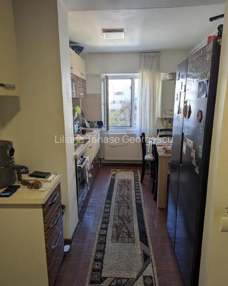 Vand apartament 3 camere