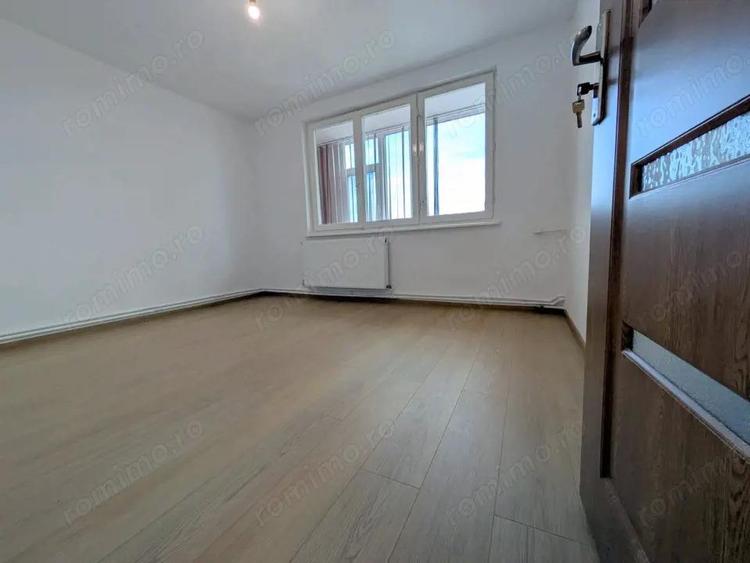 Orizont - STRADAL, Apart 2 cam decomandat, renovat, balcon lung - 4