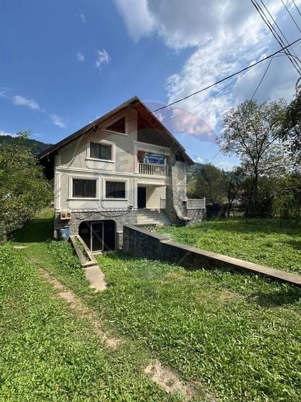 Casă / Vilă 7 camere sat Mădei comuna Borca Jud Neamț - 21