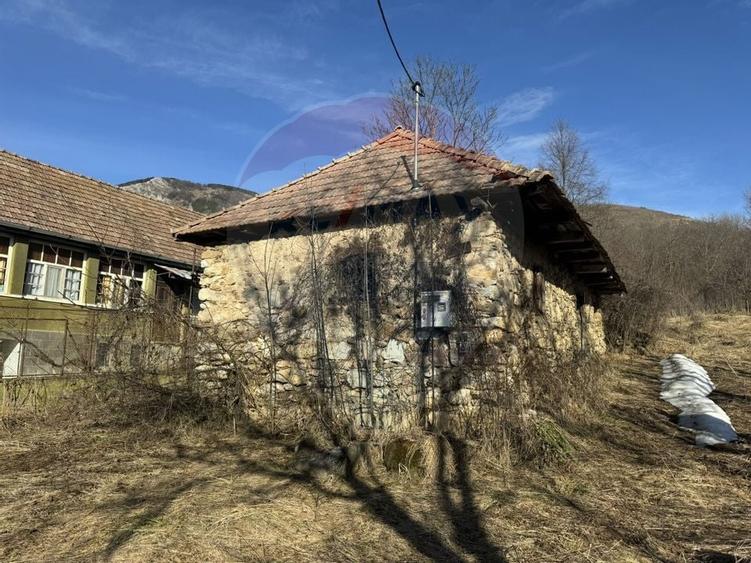 Casă din piatră la poalele Bedeleului – Izvoarele, Alba - 12