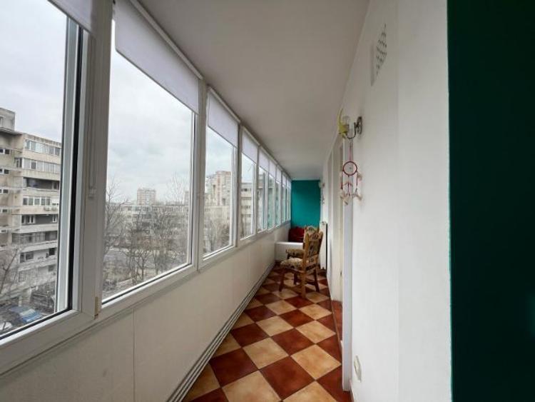 Închiriez un apartament cu 3 camere pe Ferdinad  - 6