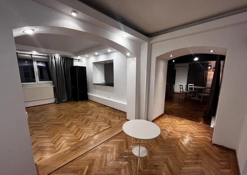 De inchiriat apartament 3 camere in vila, Strada Trivale - 2