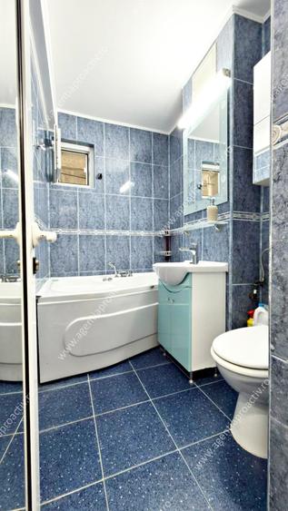 Apartament cu 2 camere, situat la etajul 1, in Micro 20. - 7