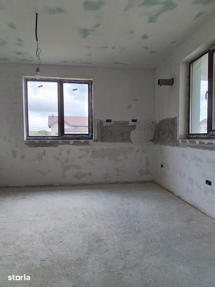 Casă cu 4 camere cu Teren 508 Mp în Ulmi