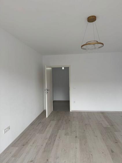 Apartament 2 camere semimobilat Zona Coresi - 5