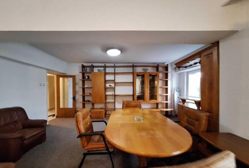  Șos. Ștefan cel Mare – Grozovici •Apartament 3 camere – 94 mp utili • Decomanda - 1