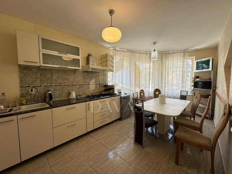 Vilā individuală 7 camere | 320mp | 740mp teren + Garaj inclus in preț | Zorilor - 16