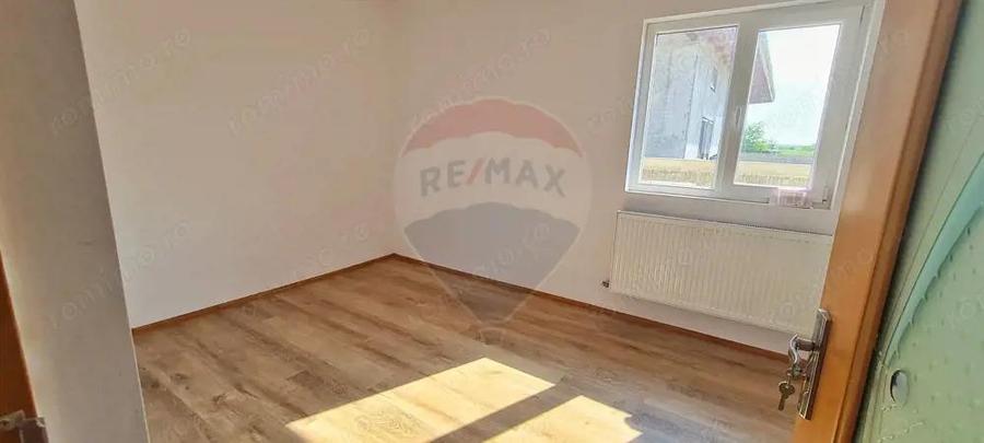 Casa noua in Ciorogarla - 3 dormitoare, living spa?ios - 10