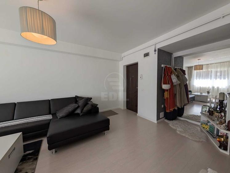 Apartament cu 2 camere semidecomandat în Florești