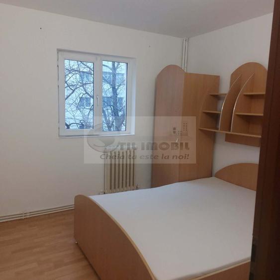 Apartament semidecomandat cu 3 camere - Mircea cel Batran - 399€ - 1