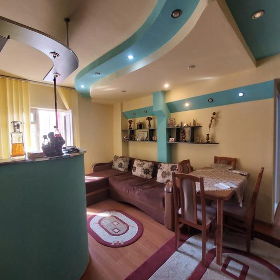 Vand 2 camere, ultracentral, decomandat - 6