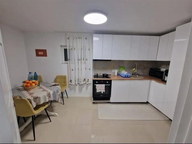 Casa cu 4 camere 2 bai in zona Terezian - 2