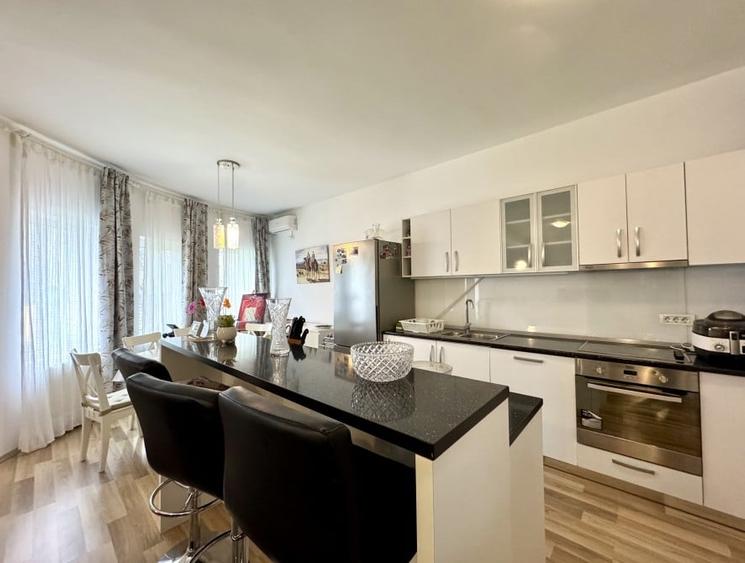 Vila cu 10 camere, curte de 1000 mp, 2 garaje, stradă fără blocuri, Sisești lâng - 4