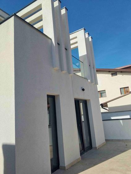 VILA NOUA, Brancoveanu, Alunisului,  extravaganta, senzationala, garaj, comis. 0 - 4