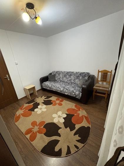 Vând cameră cămin-Etaj 2/4 - 2