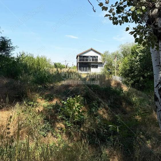 | Teren Intravilan 1600 mp si Hala 100 mp | Barbosi | Cu acces la Siret | - 1