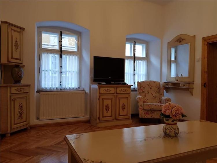 Oportunitate Imobiliara ?n Inima Sibiului: Apartament Clasic cu 2 Camere - 10
