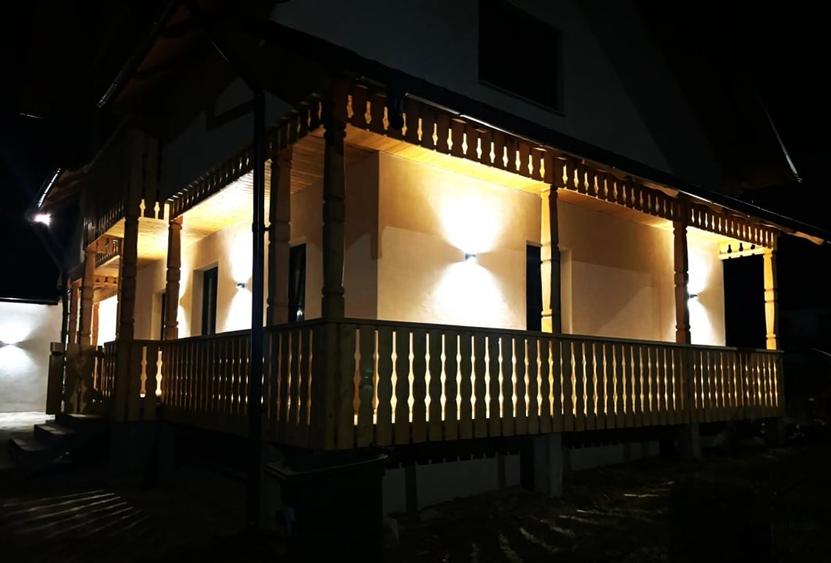 Casa de  vis la tara - vedere panoramica - living 60 mp - in inima  Cacicai - 6