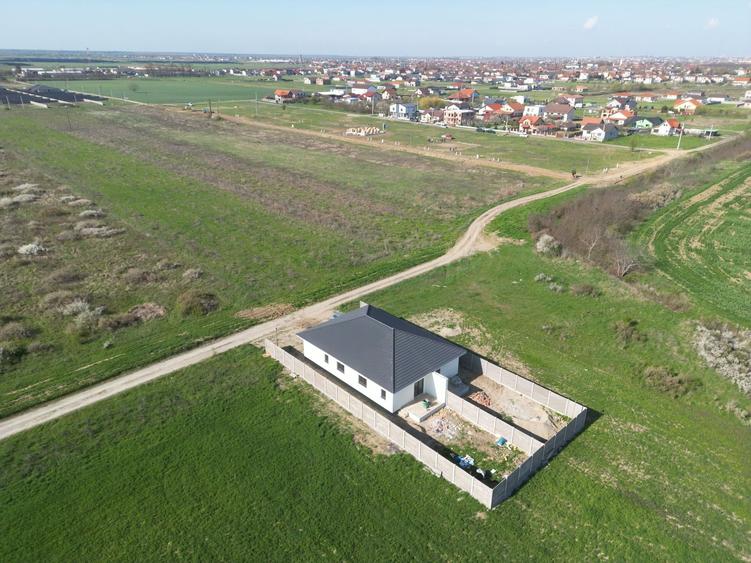 Casă Modernă de Vânzare 3 Camere, 2 Băi, Terasă Acoperită Zona în Dezvoltare - 10