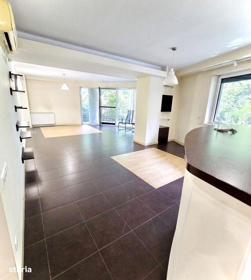 Apartament cu 4 camere decomandat în Herăstrău