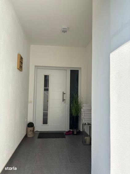 Casă cu 4 camere în Lunei