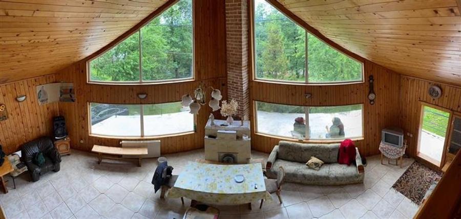 Intimitate si spatiu desfasurat intr - o locatie inconjurata de peste 1.600 mp t - 8