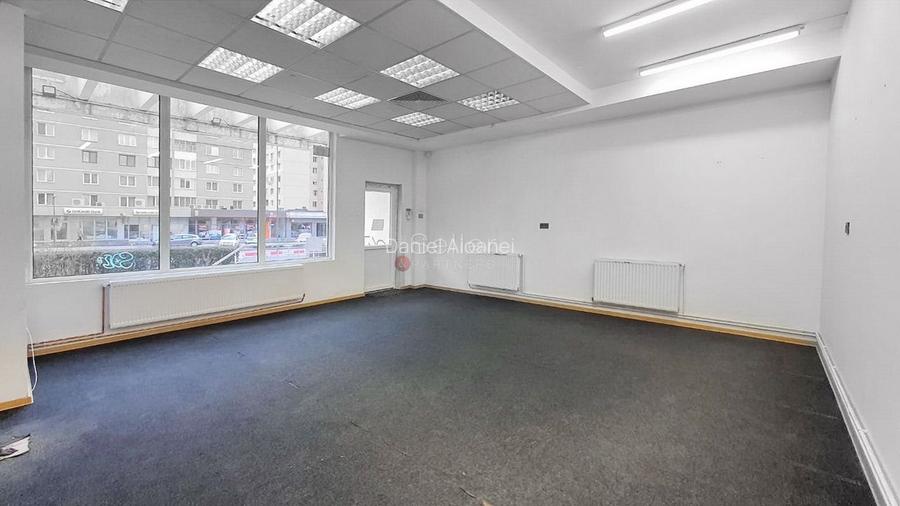 Spatiu comercial cu vizbilitate mare Spatiu comercial cu vizbilitate mare