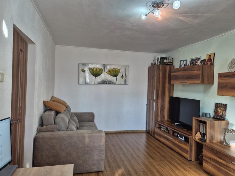 Apartament 2 camere de vanzare Gorjului 2-3 minute de Metrou(Bloc 1979) - 4