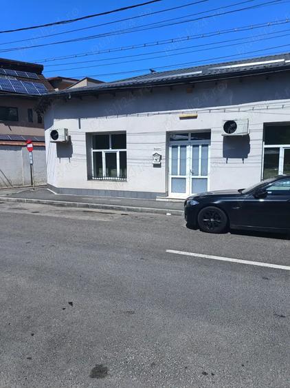 Casa de vanzare in centrul Gala?iului 150 mp utili, curte interioara cu foi?or, 3 camere 3 bai - 1