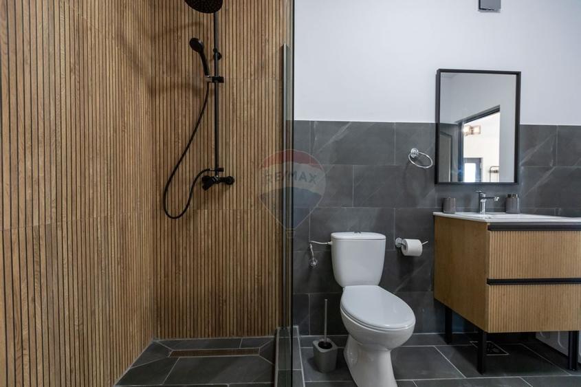 Casă / Vilă de vânzare în zona centrală TÂRGU OCNA - 14