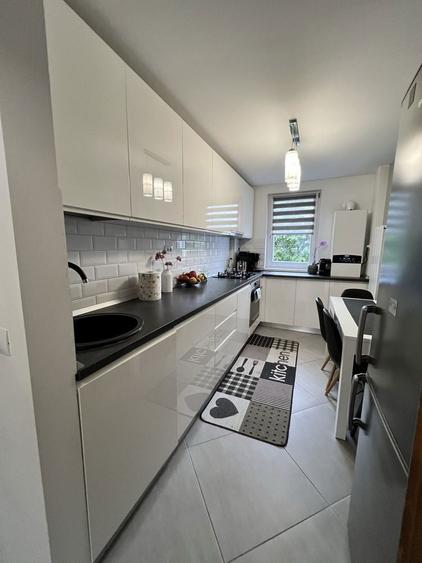 Apartament 3 camere, central - 1
