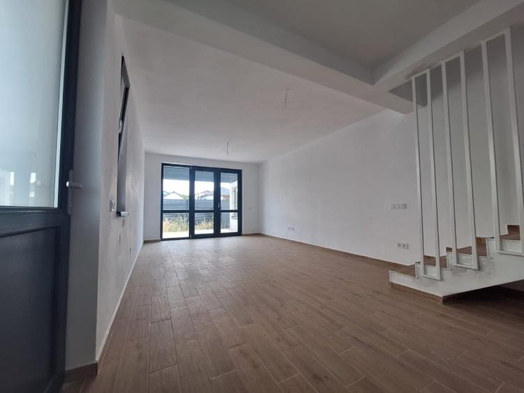 EXCLUSIVITATE! Casa tip duplex,  finisaje premium, curte, 2 locuri de parcare - 2