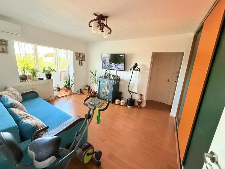 Vand apartament cu 2 camere Vand apartament cu 2 camere