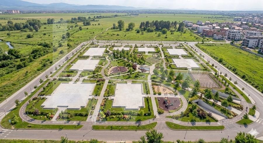 Teren Intravilan 21.439mp S+P+3E+ER deschidere 77m  Calea Surii Mici - 4