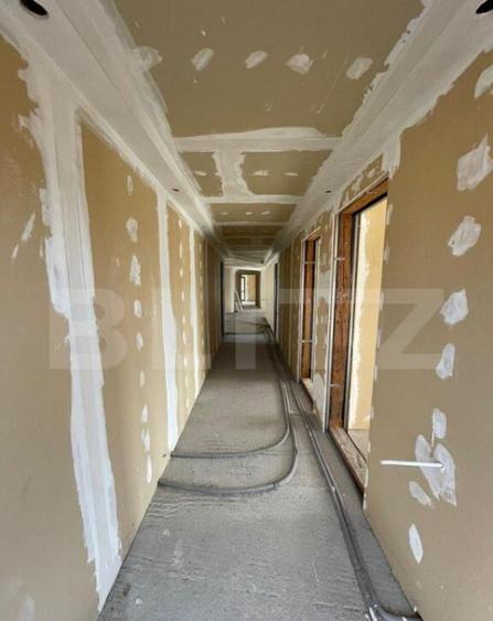 Apartament cu destinatii multiple, semifinisat, 227 mp, zona - 15