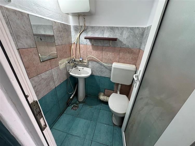 Garsoniera 12mp , de vanzare, zona Sud, etaj 4 cu acoperis - 8